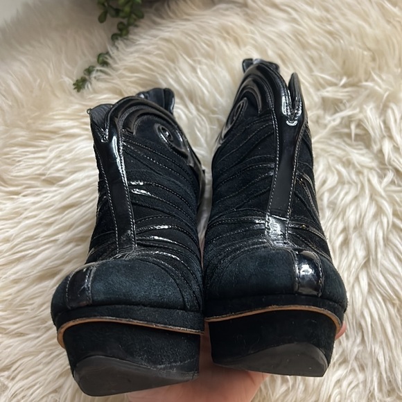 Brian Atwood Figara Suede Patent Platform circus Booties size 37 noir black - Picture 8 of 13
